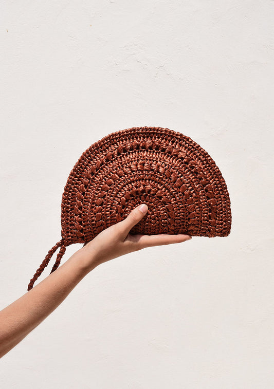 Crochet Raffia Clutch, Half Moon Clutch, Straw Wristlet Purse, Minimal Boho Clutch, Raffia Handbag, Summer Bag ¡ª Raffia Moon Clutch in Rust
