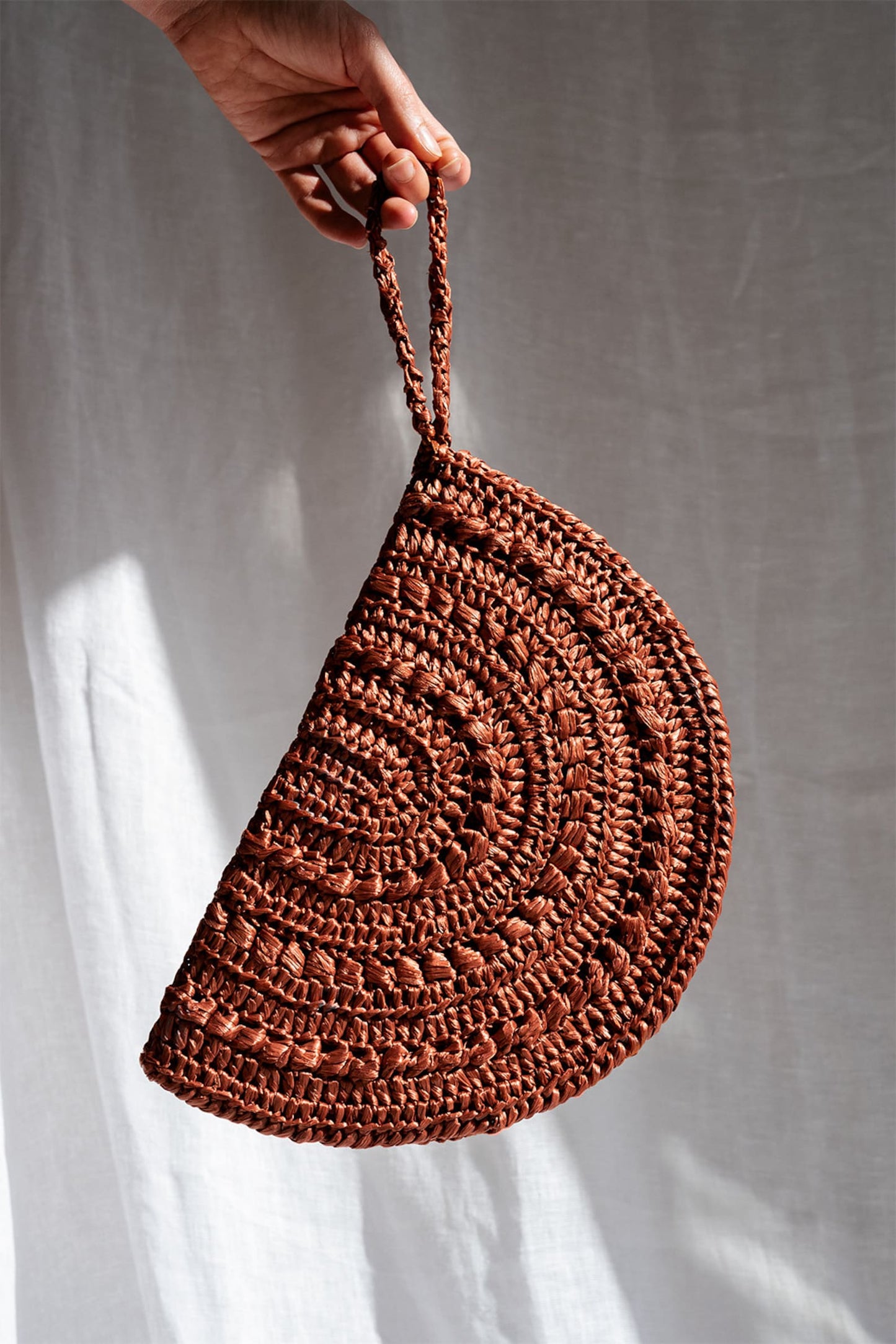 Crochet Raffia Clutch, Half Moon Clutch, Straw Wristlet Purse, Minimal Boho Clutch, Raffia Handbag, Crochet Summer Bag ¡ª Raffia Moon Clutch
